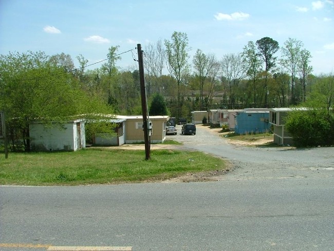 Carmel Mobile Home Park in Woodstock, GA - Foto de edificio - Building Photo