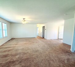 9269 Windjammer Dr in Fair Haven, MI - Foto de edificio - Building Photo