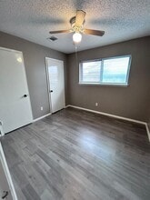 4802 24th St E in Dickinson, TX - Building Photo - Building Photo