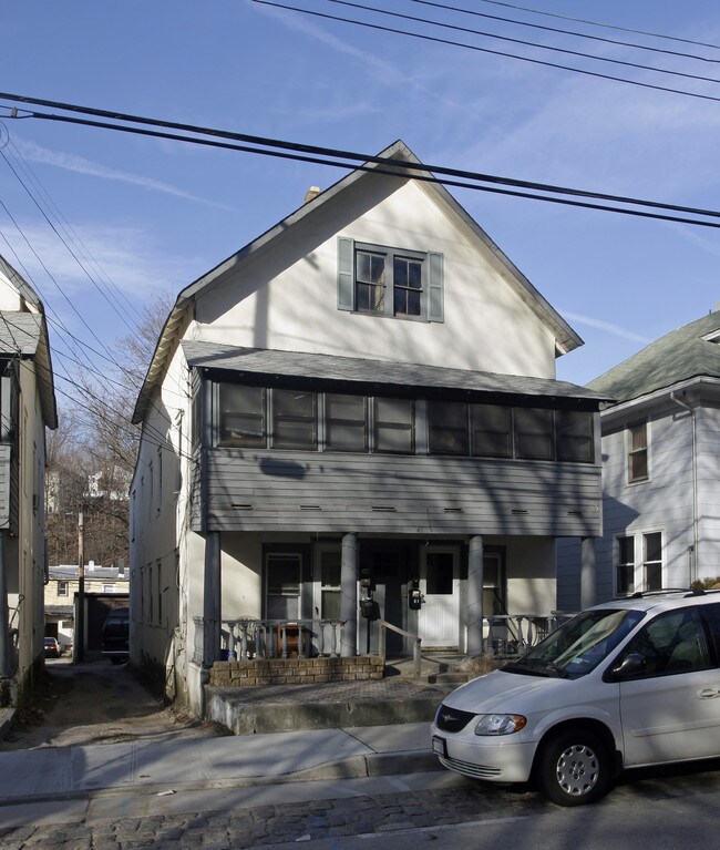 45 Scudder Ave in Northport, NY - Foto de edificio - Building Photo