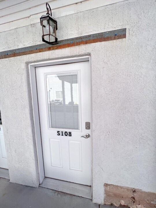 1060 Louis St in Hildale, UT - Building Photo