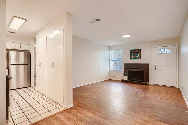 property at 2712 Parker Ln