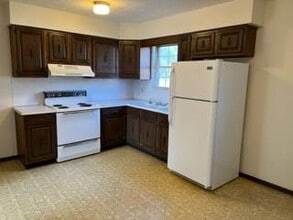 2145 Kenyon St in Louisville, OH - Building Photo - Building Photo