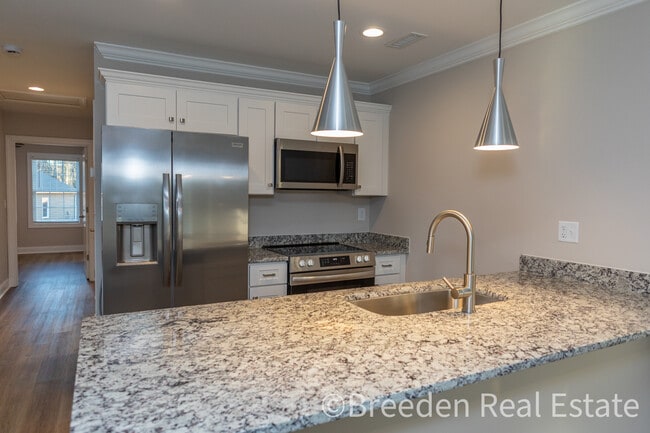 property at 808 5th Ave SW