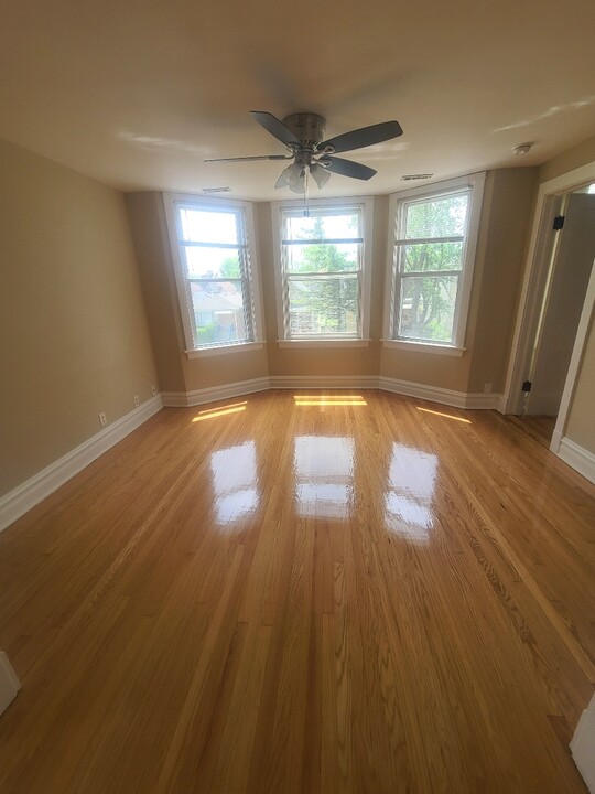 5632 W Berenice Ave in Chicago, IL - Building Photo
