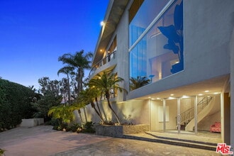 28177 Rey De Copas Ln in Malibu, CA - Building Photo - Building Photo