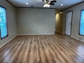 709 N Collins Fwy in Howe, TX - Building Photo - Building Photo