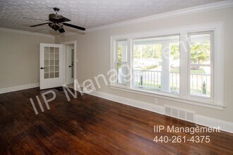 2127 Rossmoor Rd in Cleveland Heights, OH - Building Photo - Building Photo