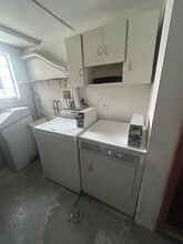 640 56th Pl, Unit upstairs in Clarendon Hills, IL - Building Photo - Building Photo