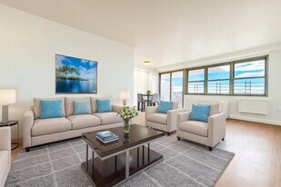 880 Boynton Ave in New York, NY - Building Photo