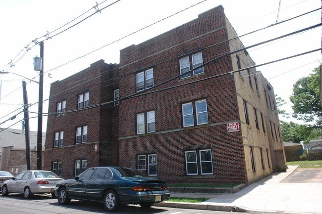 1013 Chandler Ave in Linden, NJ - Building Photo - Building Photo