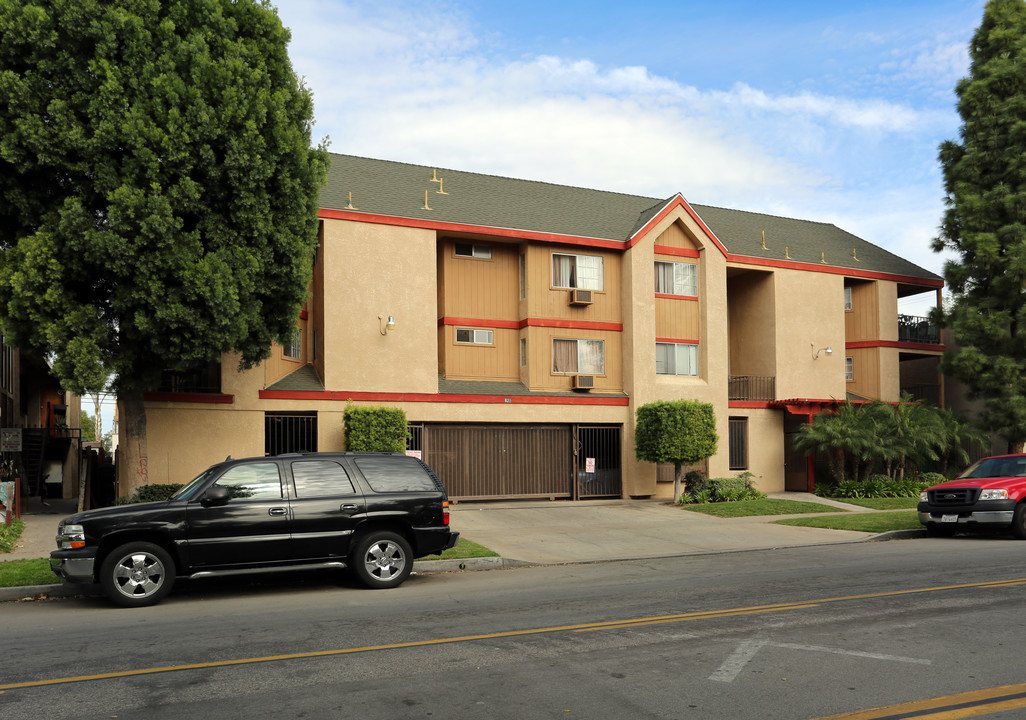 Chestnut Villas Apartments in Santa Ana, CA - Building Photo