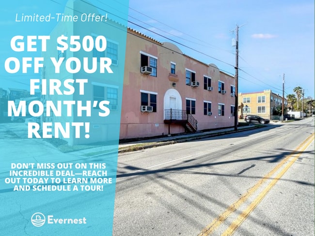 property at 902 W Craig Pl