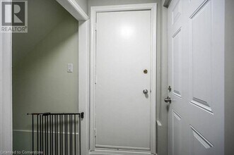 31 Joseph Ct in Hamilton, ON - Building Photo - Building Photo