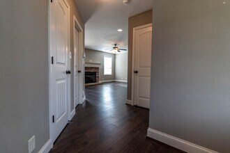 1051 Castlerock Dr in Clarksville, TN - Building Photo - Building Photo