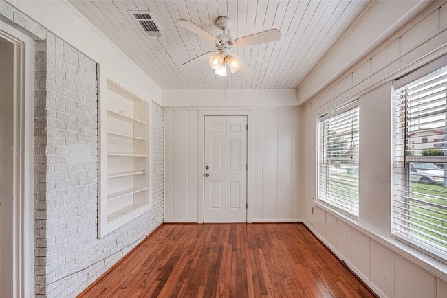 property at 2611 Rosewood St