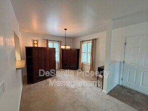 136 Pleasant Ridge Rd in Mckees Rocks, PA - Building Photo - Building Photo