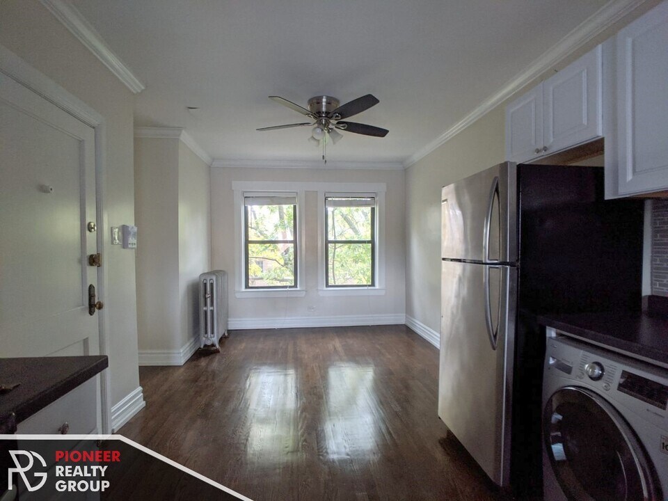 1048 W Lill Ave, Unit #1056-3 in Chicago, IL - Building Photo
