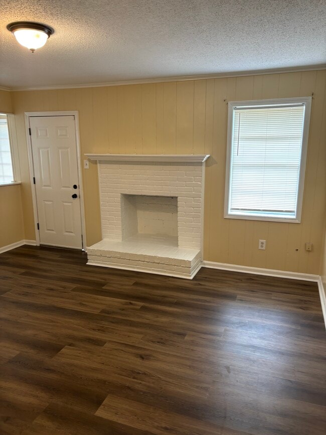 5082 Golden Oaks Dr in Memphis, TN - Building Photo - Building Photo