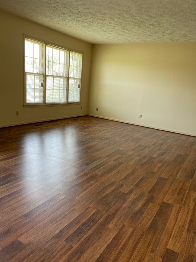103 Picadilly Cir in Talladega, AL - Building Photo - Building Photo