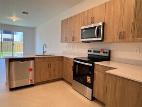 178 NE 14th St in Homestead, FL - Building Photo - Building Photo