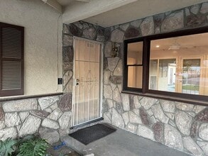 2718 Lancaster Dr in East Point, GA - Foto de edificio - Building Photo