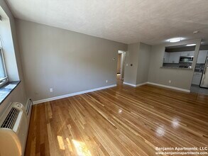 268 Grove St, Unit 2 in Auburndale, MA - Building Photo - Building Photo