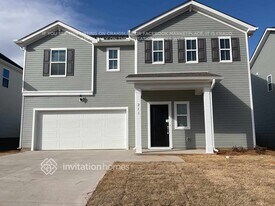 211 White Flds Ave in Fountain Inn, SC - Building Photo