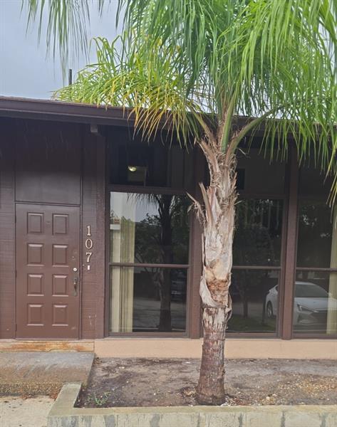 2421 N 40th Ave in Hollywood, FL - Building Photo