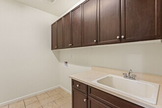 4193 Wyman Way in Roseville, CA - Building Photo - Building Photo