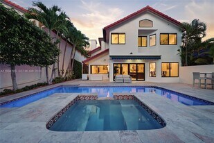 21944 Town Pl Dr in Boca Raton, FL - Building Photo