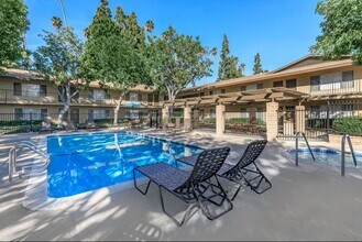 1645 W Palm Ln in Anaheim, CA - Building Photo - Building Photo