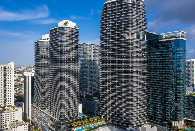 Brickell Heights in Miami, FL - Building Photo - Building Photo
