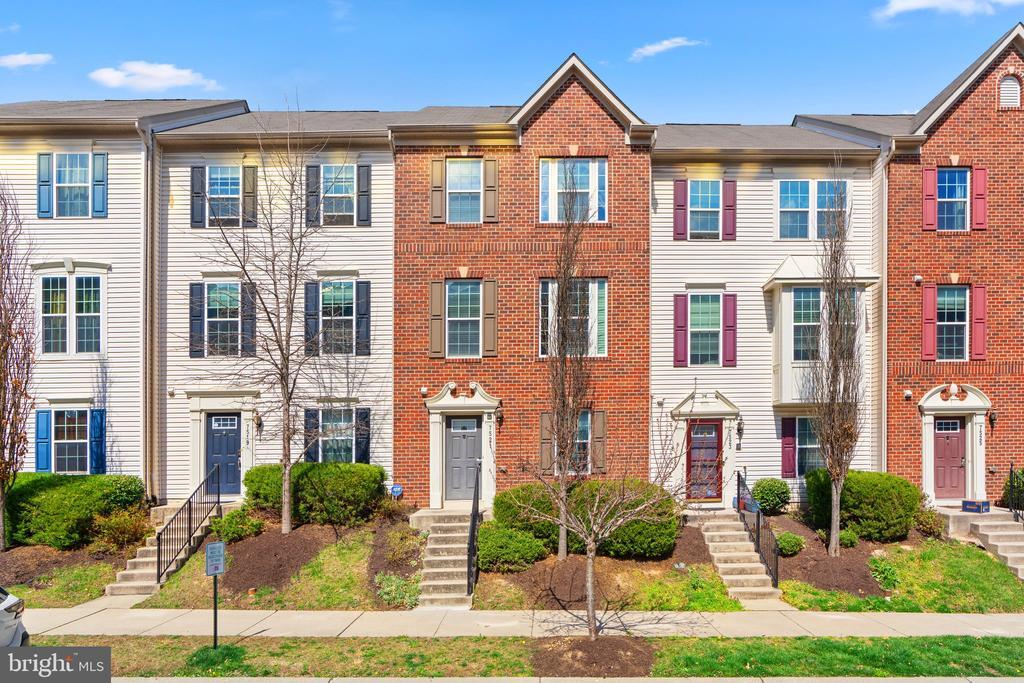 7521 Hearthside Way in Elkridge, MD - Building Photo