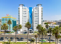 Pacific Plaza in Santa Monica, CA - Foto de edificio - Building Photo