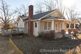 3220 Lytle Dr in Morganton, NC - Building Photo