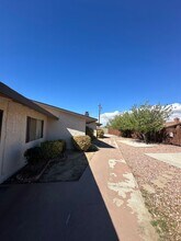 13176 Navajo Rd in Apple Valley, CA - Building Photo - Building Photo