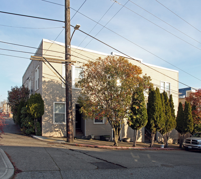 Woodland Apartments in Seattle, WA - Foto de edificio