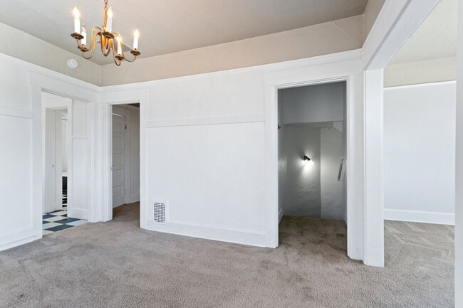 2318 SW Osage St-Unit -2318A in Portland, OR - Building Photo - Building Photo
