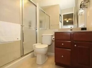 7215 English Dr in Cincinnati, OH - Building Photo - Building Photo