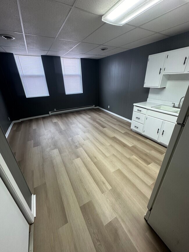 518 Central Ave, Unit 1 in Estherville, IA - Foto de edificio - Building Photo