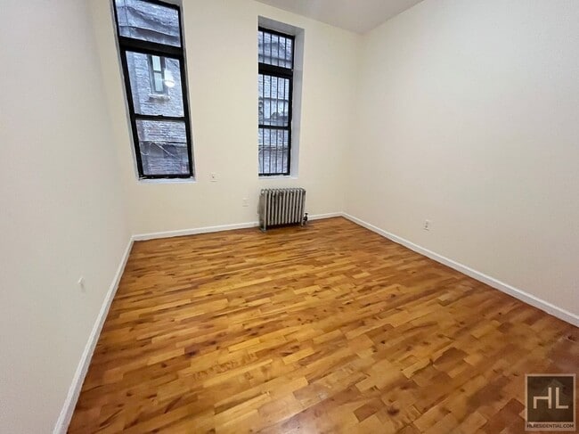 property at 711-712 2nd Ave