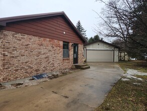 1373 E Newell St, Unit 1373 E Newell in White Cloud, MI - Foto de edificio - Building Photo
