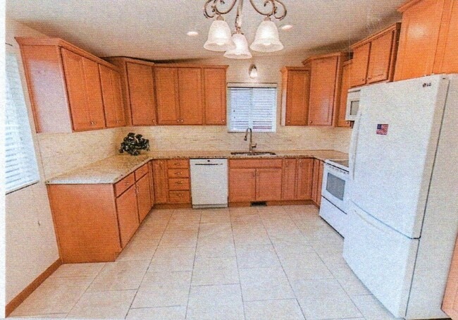 2799 W 7550 S in West Jordan, UT - Foto de edificio - Building Photo