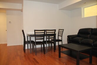 329 N 40th St, Unit 6 in Philadelphia, PA - Foto de edificio - Building Photo