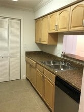 733 Riverside Dr in Coral Springs, FL - Building Photo - Building Photo