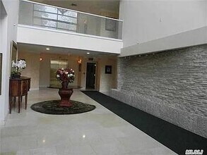 171 Great Neck Rd in Great Neck Plaza, NY - Building Photo - Building Photo