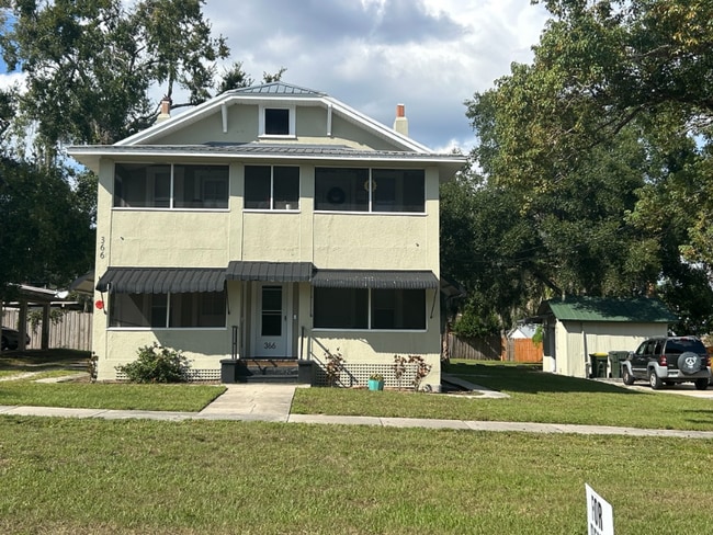 366 W Minneola Ave