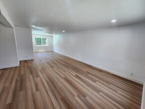 18126 Miranda St in Tarzana, CA - Building Photo - Building Photo