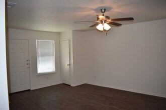 201 Coby Dr in Troy, TX - Building Photo - Building Photo